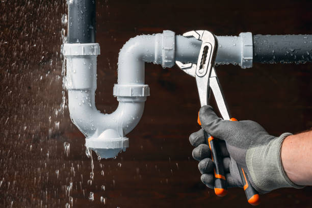 Professional Leak Detection technician working in Manistee, MI